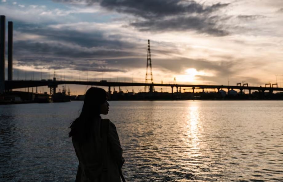Waking Up Too Early, Why Light Pollution Is Ruining the Dawn Chorus Across British Cities