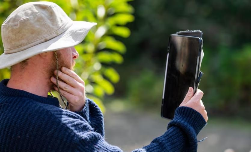 Power to the Smartphone, How Citizen Scientists Unwittingly Built America’s Best Conservation Tool